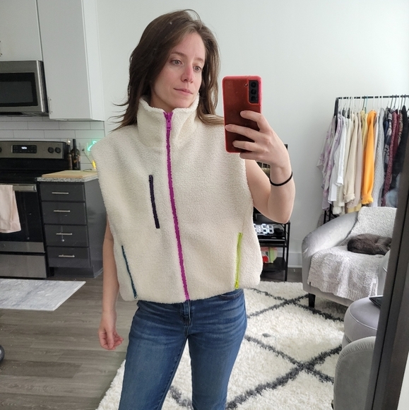 Champion reversible puffer vest - Picture 3 of 9